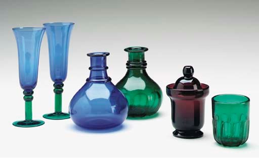 A GROUP OF ENGLISH COLORED GLASS TABLEWARES,