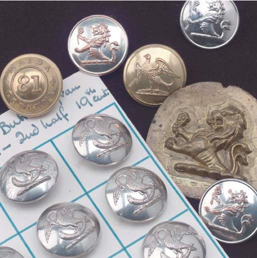 A GROUP OF MILITARY AND REGIMENTAL GILT METAL AND PLATED JACKET BUTTONS,