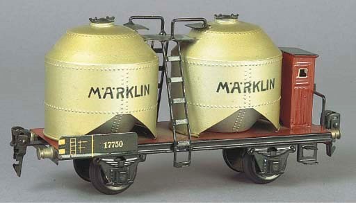 A Märklin two-axle 17750 18.5cm. twin powdered coal pressure vessel wagon with Brakeman's Hut