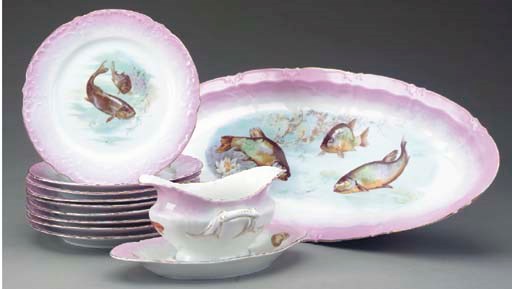 A CARLSBAD PORCELAIN TRANSFER DECORATED PART DINNER SERVICE,