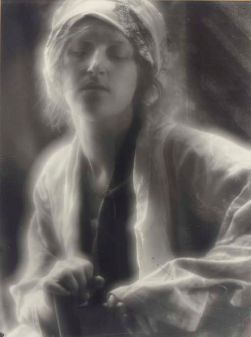 IMOGEN CUNNINGHAM
