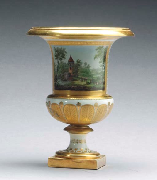 A RUSSIAN PORCELAIN URN,