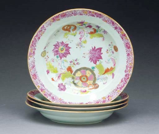 A SET OF FOUR CHINESE EXPORT PORCELAIN 'PSEUDO TOBACCO LEAF' SOUP PLATES,