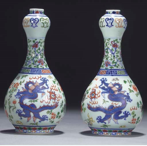 Two Chinese garlic neck doucai bottle vases, 19th century