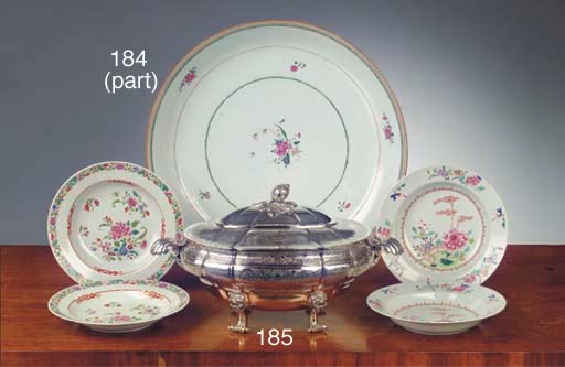 (30) An assorted lot of Chinese famille rose porcelain