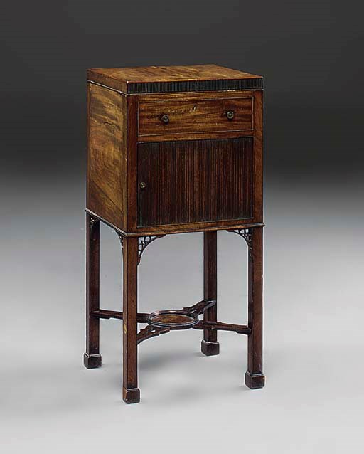 A George III mahogany washstand