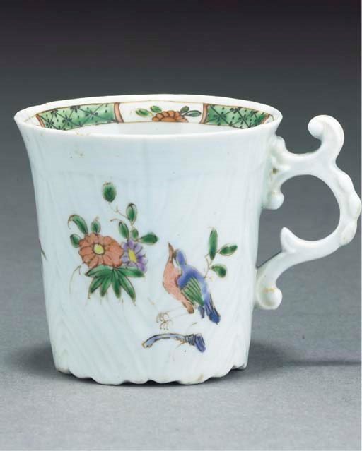 A Worcester feather-moulded coffee-cup