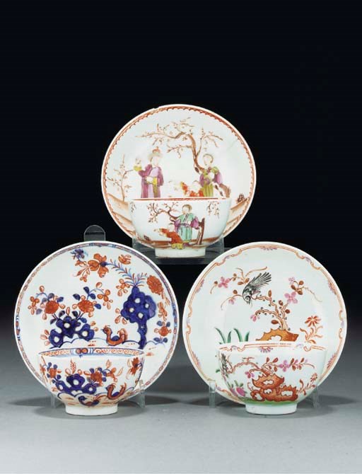 A group of Lowestoft polychrome teawares