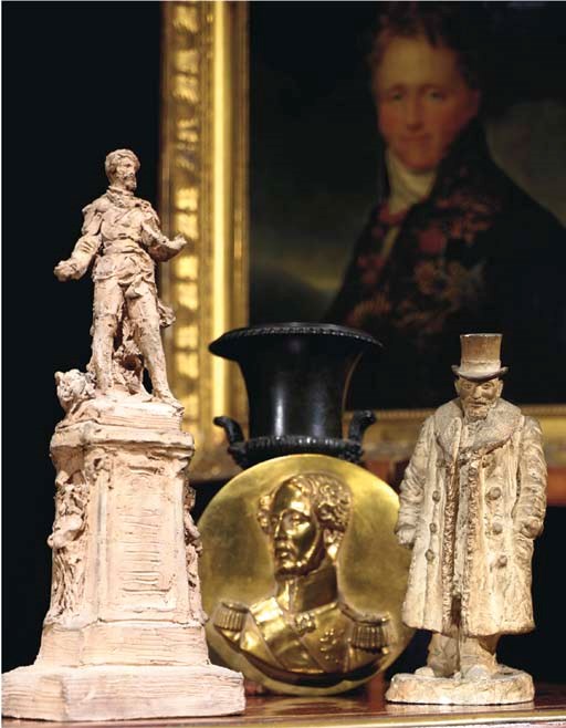 PAIRE DE VASES DU DEBUT DU XIXEME SIECLE