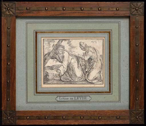 LUCAS DE LEYDE (1494-1533) CHRIST PORTANT LA CROIX (H.51) burin, 1521, de la série La Passion, troisième et dernier état, impression tardive, réduit à l'image, papier légèrement insolé, piqûres, salissures, petite restauration sur la manche du manteau du Christ, autrement en bonne condition générale, non examiné hors de son cadre en bois