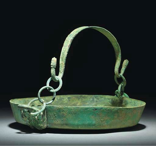 AN ITALIC BRONZE DISH