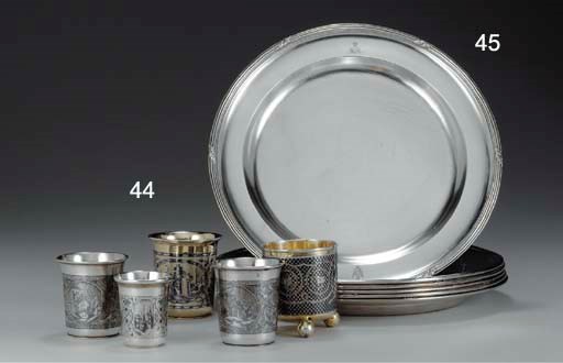 A SET OF SIX SILVER PLATES