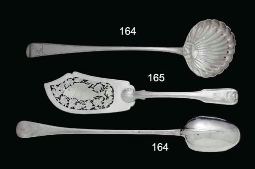 A GROUP OF GEORGIAN SILVER SERVING PIECES