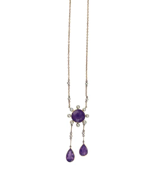 AN AMETHYST AND PEARL NECKLACE