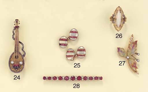 A PAIR OF RUBY AND ENAMEL CUFF LINKS