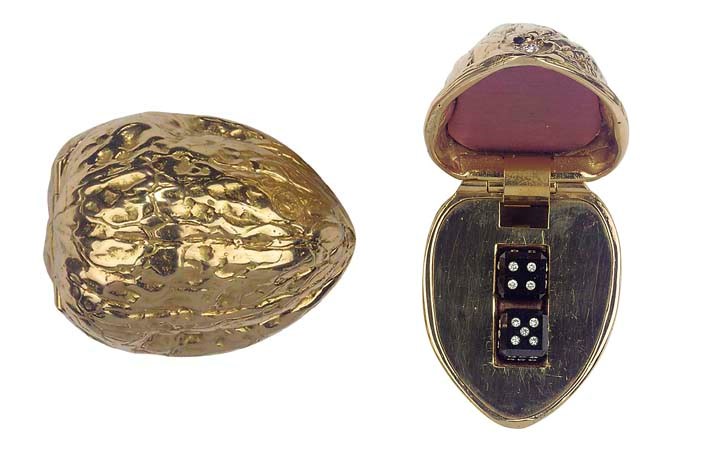 A PAIR OF BLACK DIAMOND AND DIAMOND DICES