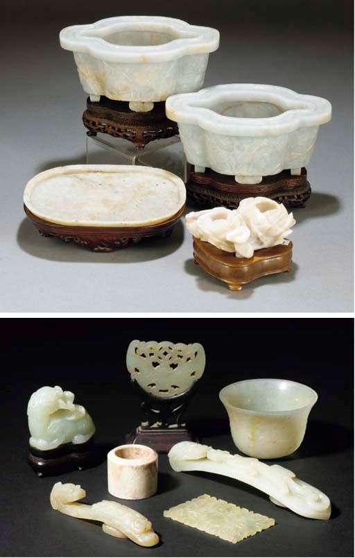 A Chinese white agate double peony water pot, 18th and 19th Century