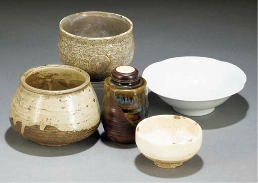 A Japanese pottery chaire, 17th century