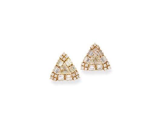 A PAIR OF DIAMOND EARRINGS