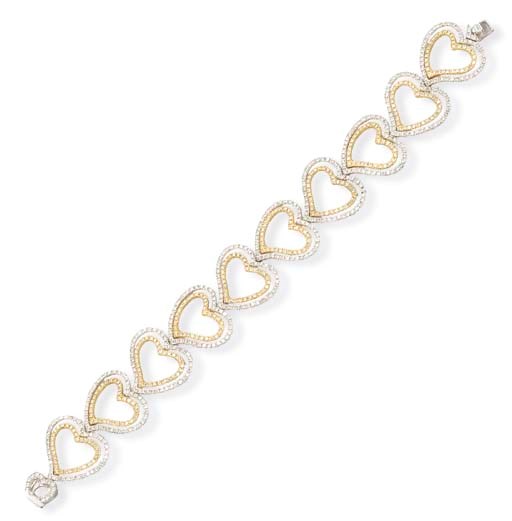 A DELICATE DIAMOND HEART BRACELET