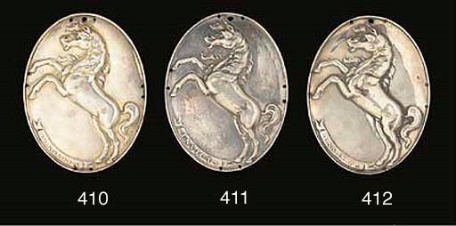 A GEORGE III KENT FIRE OFFICE FIREMAN'S ARM BADGE NUMBER 17