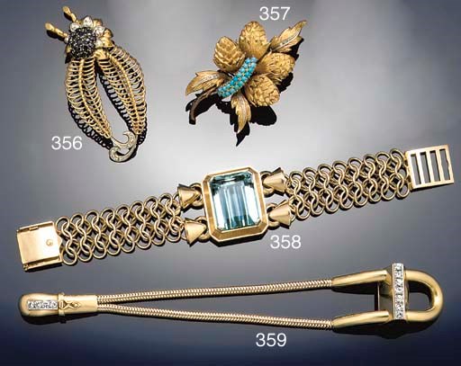 A 1940's aquarmarine single stone bracelet