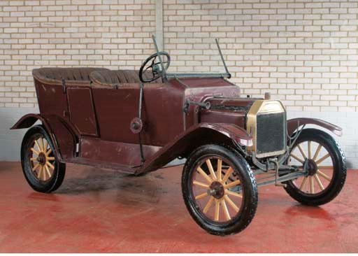 1915 FORD MODEL T FOUR SEATER TOURER