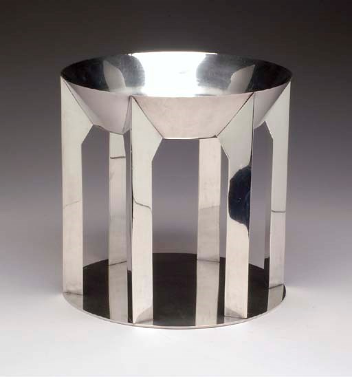 AN ITALIAN SILVER CENTERPIECE BOWL,