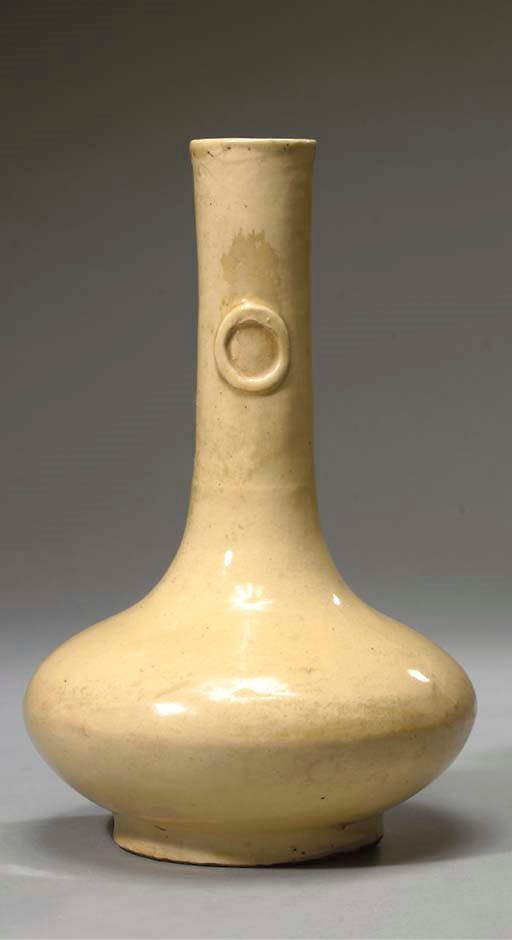 VASE FORME BOUTEILLE A LONG COL