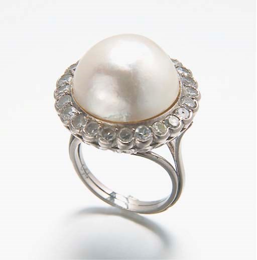 BAGUE PERLE DE CULTURE ET DIAMANTS