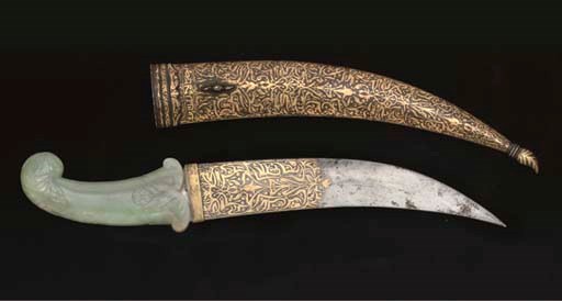 A JADE HILTED DAGGER, THE BLADE OTTOMAN TURKEY, 18TH CENTURY, THE HILT INDIA, 19TH CENTURY