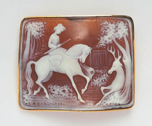A CAMEO BROOCH