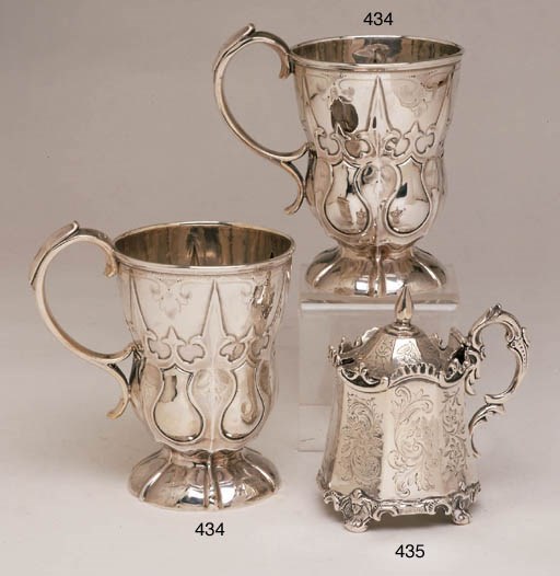 A VICTORIAN STERLING SILVER MUSTARD POT