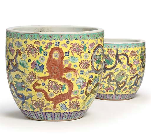 A PAIR OF CHINESE FAMILLE ROSE YELLOW-GROUND CIRCULAR JARDINIERES