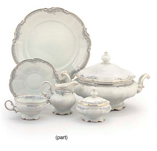 AN EXTENSIVE HUTSCHENREUTHER SERVICE