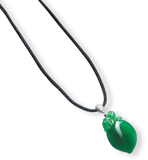 A JADEITE AND DIAMOND PENDANT