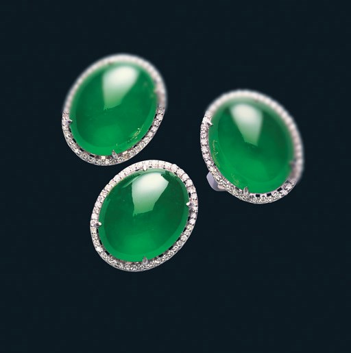 A SET OF JADEITE AND DIAMOND JEWELLERY