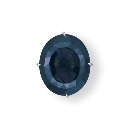 A SPINEL AND DIAMOND RING