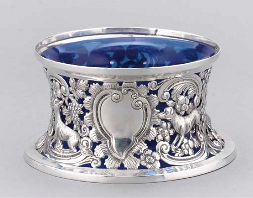 AN IRISH SILVER DISH RING