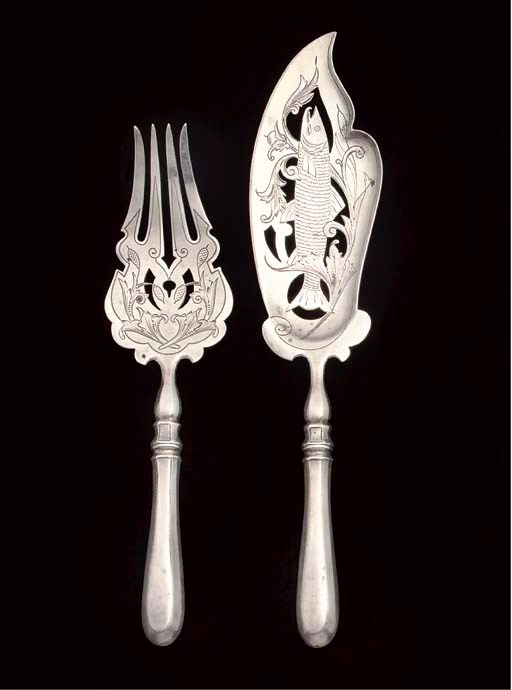 A RUSSIAN SILVER FISH FORK AND KNIFE
