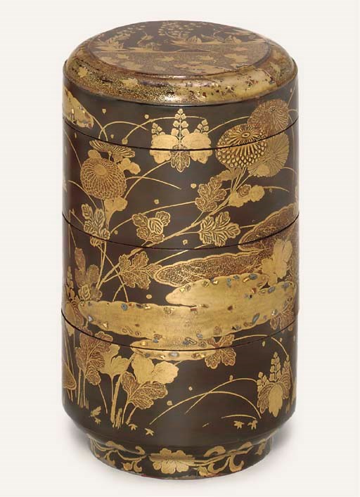 A THREE-TIERED KASHIKI [FOOD CONTAINER]