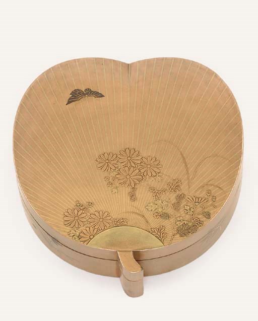 A GOLD LACQUER KOGO [BOX FOR INCENSE]