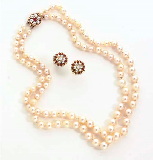 A GROUP OF CULTURED PEARL JEWELRY