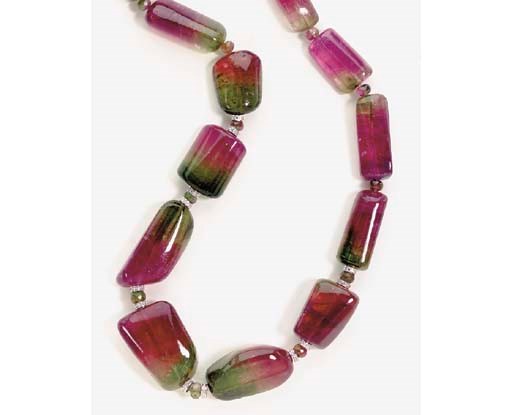 A WATERMELON TOURMALINE, DIAMOND AND 18K WHITE GOLD NECKLACE