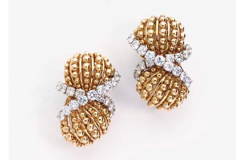 A PAIR OF 18K GOLD AND DIAMOND EAR CLIPS, BY DAVID WEBB