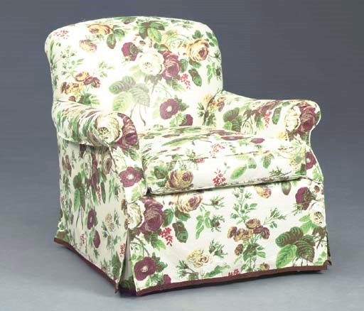 A CONTEMPORARY FLORAL CHINTZ COVERED SWIVEL CLUB CHAIR,