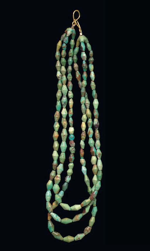 A WESTERN ASIATIC TURQUOISE BEAD NECKLACE