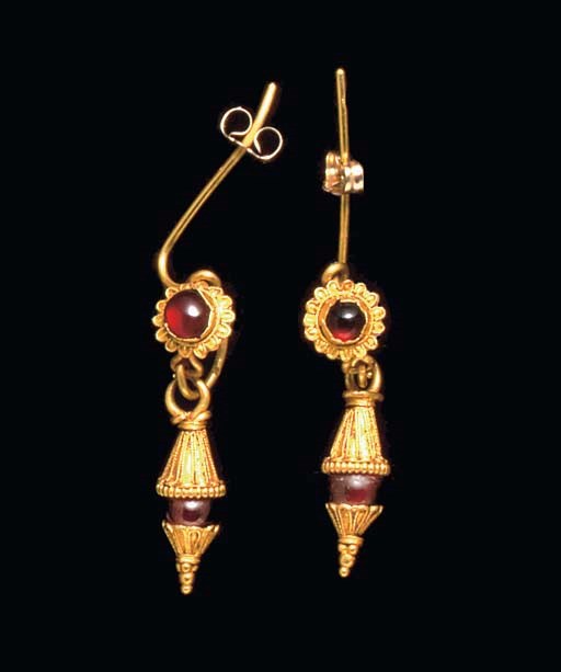 A PAIR OF GREEK GOLD AND GARNET EARRINGS