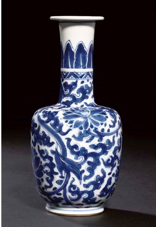 A blue and white mallet shaped vase, Kangxi