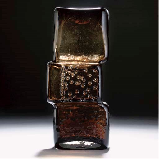 A WHITEFRIARS CINNAMON DRUNKEN BRICKLAYER 9672 VASE